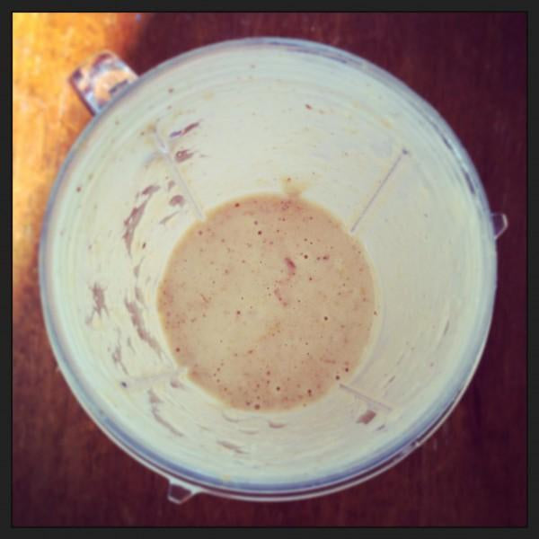 Recipe: Strawberry Banana Almond Smoothie with Cacao